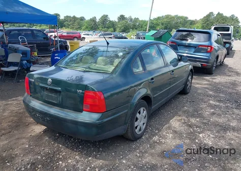 1999 Volkswagen Passat Glx из США, поврежденный, VIN WVWPD63B9XE507947